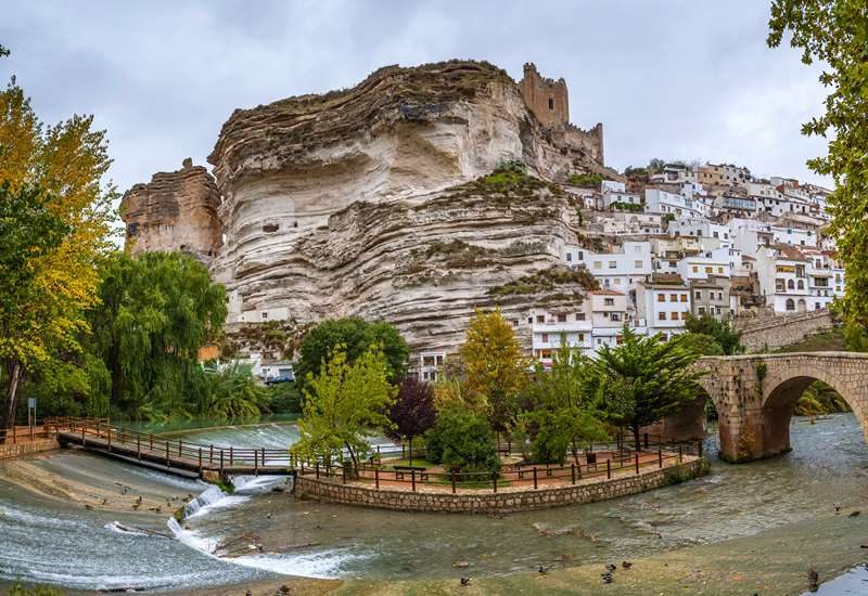 Alcalá del Júcar, Albacete. Casas cueva